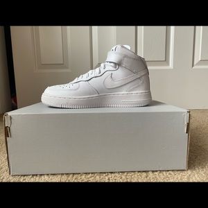 Air Force 1 Mid (NEVER WORN)